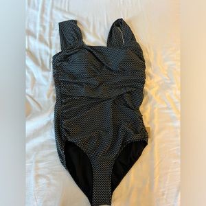 ALBION The Midnight Dash Shoulder One-Piece Swimsuit (Size XXL)